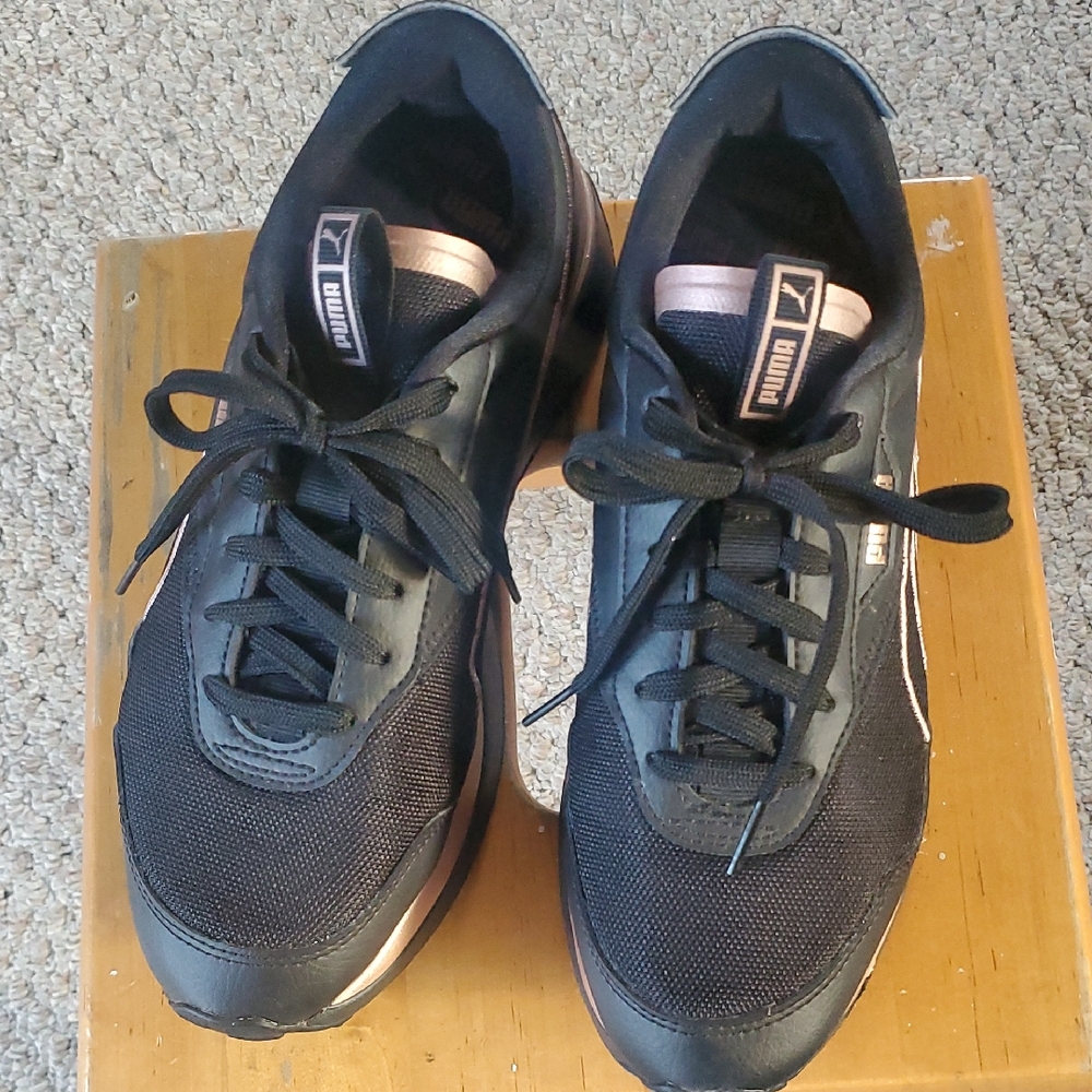 Womans Puma Black /Rose Gold Accents